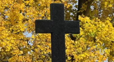 Złodziej na cmentarzu! Jak go odstraszyć?