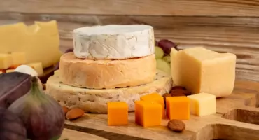 Tak jedzenie sera wpływa na nasz mózg. Zaskakujące odkrycie naukowców 