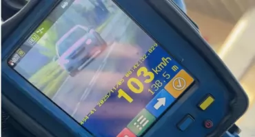 Znacznie przekroczyli prędkość w obszarze zabudowanym – poniosą konsekwencje swojego pośpiechu