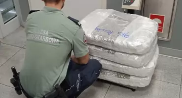 Nic do zgłoszenia? KAS zatrzymała 40 kg narkotyków na Lotnisku Chopina