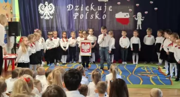 Przedszkolaki z Czwórki uczciły Narodowe Święto Niepodległości 
