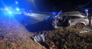  U sąsiadów: Tragiczny wypadek ciężarówki i samochodu osobowego. Zmarł 22-letni kierowca  