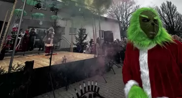 Pierwszy Gminny Jarmark Bożonarodzeniowy pełen niespodzianek i niezwykłych atrakcji. Nawet Grinch nie popsuł atmosfery!