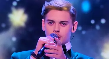 Ten głos zachwyca za każdym razem coraz bardziej - Białe Święta Krystiana Leśnika