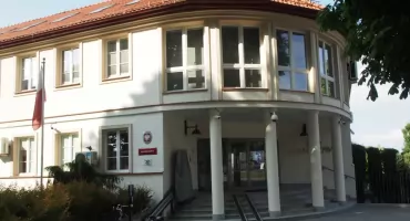 Monika S. i Małgorzata K. prowadziły „kreatywną księgowość”. Kobiety oskarżone za przywłaszczenie ponad 1,6 mln zł z Sądu Rejonowego w Pułtusku