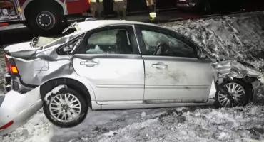 U sąsiadów: Pijani dachowali Volvo. Próbowali kłamać, nie wyszło 