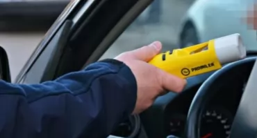 Kompletnie pijany wjechał do rowu w Szyszkach. 61-latek miał ponad 2 promile