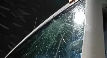 Policja przypomina - lód spadający z samochodów to zagrożenie życia! 