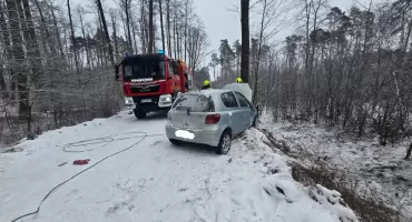 Dachowanie samochodu na trasie Obryte – Bartodzieje. Na szczęście bez osób poszkodowanych