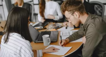 Obozy językowe dla młodzieży za granicą – korzyści i dlaczego warto jechać z EduCat