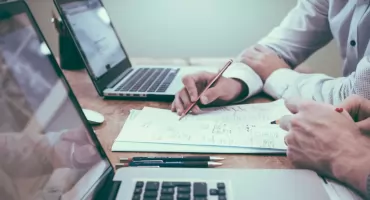 Studia bez wyprowadzki: jak nie przegrać logistyki po pierwszym miesiącu