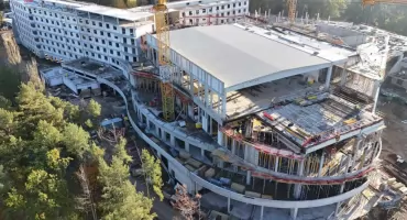 Nad Jeziorem Zegrzyńskim powstaje kompleks Termy Jachranka