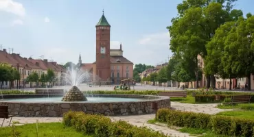 Czy w nowej, zielonej koncepcji zagospodarowania pułtuskiego rynku powinna się znaleźć dawna fontanna?  