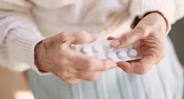 Darmowe leki dla seniorów po 65. roku życia. Nowa, rozszerzona lista już obowiązuje 