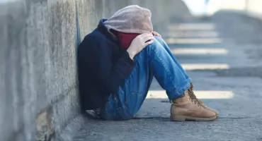 Coraz więcej młodych bezdomnych w Polsce. Mamie jest chyba wygodniej beze mnie... 