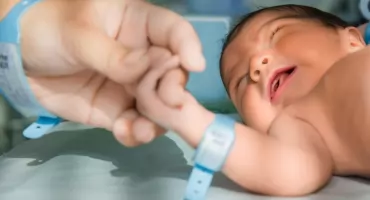  Zamieszanie wokół szczepień noworodków trwa. 