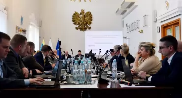 Prezydium i inne stołki – wnioski po czwartkowej sesji