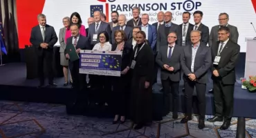 Przełom w leczeniu Parkinsona? Zespół prof. Ząbka i pionierska metoda leczenia chorób mózgu! 