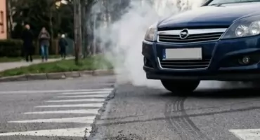 Sekundy od tragedii w Pułtusku. 7-latka wbiegła wprost pod koła Opla