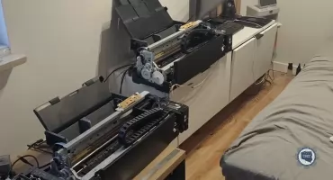 Rozbito grupę fałszerzy: Emerytowany mundurowy z Ukrainy i „fabryka” banknotów [FILM]