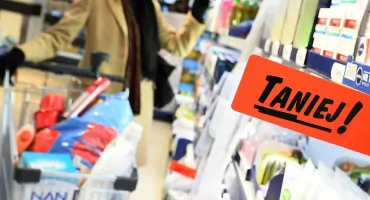 Polacy liczą na tańsze zakupy wielkanocne dzięki cenowej wojnie [BADANIE]