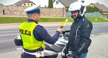Miłośnicy jednośladów wracają na drogi – policjanci proszą o wzajemny szacunek i przestrzeganie przepisów