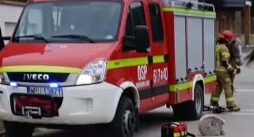 Dramatyczna akcja w stajni. Strażacy ratowali uwięzione zwierzę