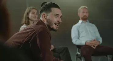 Głodni uwagi. Czy to tylko ekstrawertyzm, czy już osobowość histrioniczna?