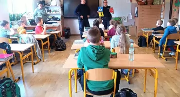 Bezpieczeństwo przede wszystkim – policjanci z wizytą u uczniów w Winnicy