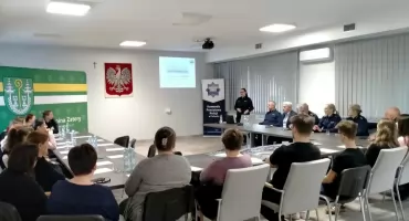 O bezpieczeństwie w gminach Zatory i Gzy – co dziś najbardziej niepokoi mieszkańców? 