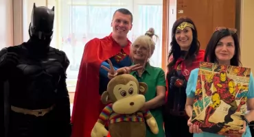 Superbohaterowie w Akcji: Niezwykłe odwiedziny