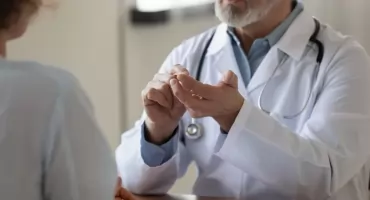 Lekarze i pielęgniarki muszą znać polski?