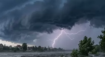  Alert hydrologiczny dla Pułtuska i okolic. Możliwe gwałtowne wezbrania rzeki i podtopienia