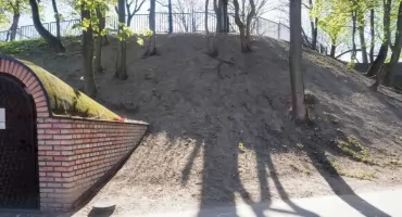 Nietrzeźwy i odurzony narkotykami 31-latek spadł ze Wzgórza Abrahama