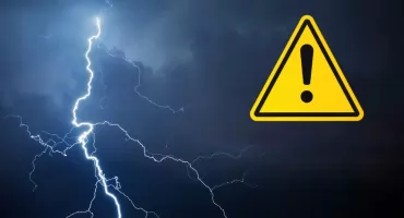 Żółty alert dla powiatu pułtuskiego! IMGW ostrzega przed burzami i gradem