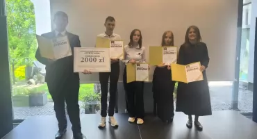 Historia 13 Pułku Piechoty doceniona w Polsce. Sukces uczniów Trójki w ogólnopolskim konkursie!