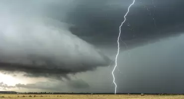 Burze na Mazowszu. Gdzie i kiedy będzie niebezpiecznie?