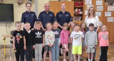  Bezpieczeństwo przede wszystkim. Policjanci przygotowują uczniów do wakacji