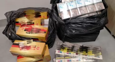   Kontrabanda w osiedlowym sklepie. Pułtuscy kryminalni przejęli tysiące nielegalnych papierosów