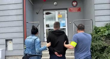 U sąsiadów. Narkotyki ukryte w lesie, w starym telewizorze. 22-latek wpadł w ręce kryminalnych