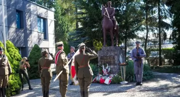Hołd pod pomnikiem Marszałka i apel o prawdę historyczną - 15 sierpnia w Pułtusku