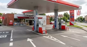 Mieszkanka Pułtuska straciła 50 tys. zł na stacji Orlenie. 21-letnia oszustka działała metodą na „pracownika banku” 