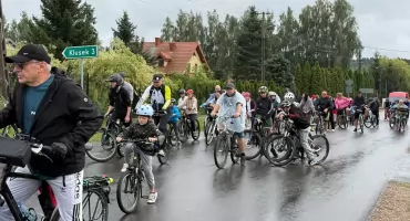 Deszcz nie pokonał entuzjazmu! X Gminny Rajd Rowerowy i piknik na pożegnanie wakacji w Pokrzywnicy