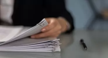 Podejrzenie błędu medycznego? Poradnik, jak zabezpieczyć dokumentację i ocenić szanse na odszkodowanie