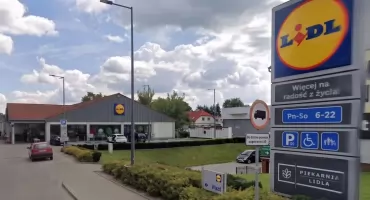 Kradzież i rozbój w pułtuskim Lidlu. Zaatakował ochroniarza, by uciec z łupem