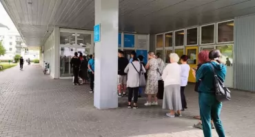 Kto jeszcze chodzi do lumpeksu po ubrania? Młodzież chodzi po pieniądze!