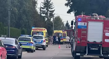 Tragedia w podwyszkowskiej szkole. Jedna z zaatakowanych przez ucznia osób nie żyje