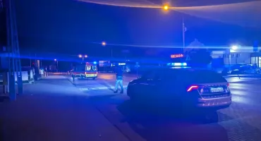 Potrącenie pieszego na ul. Jana Pawła II w Pułtusku. Na miejscu służby ratunkowe