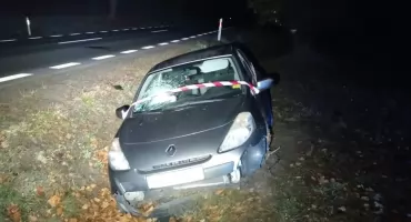 Pijany kierowca wjechał do rowu. Miał dożywotni zakaz, trafi prosto za kratki