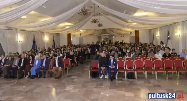 Młodzi zdolni mieszkańcy Pułtuska nagrodzeni. Uroczysta gala wręczenia stypendiów motywacyjnych Burmistrza Miasta Pułtusk